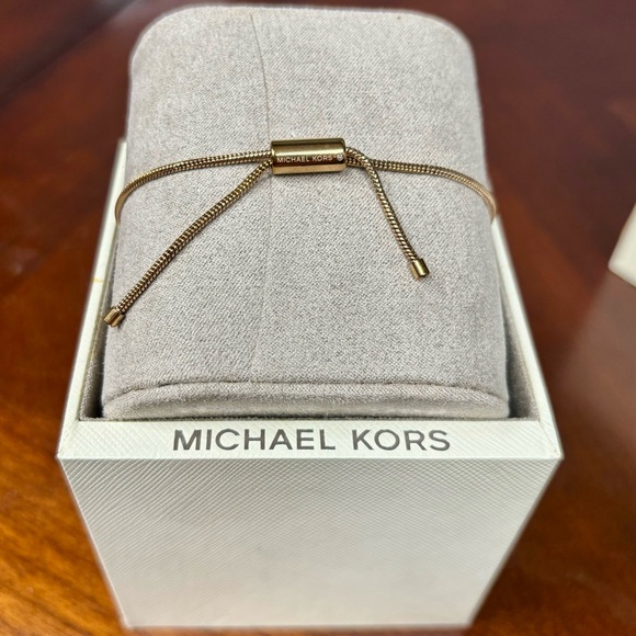 Authentic MK Love Is In The Air Crystal Heart MK Logo Slider Bracelet - Picture 2 of 4